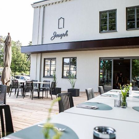Hotel Restaurant Joseph Bruckneudorf Buitenkant foto