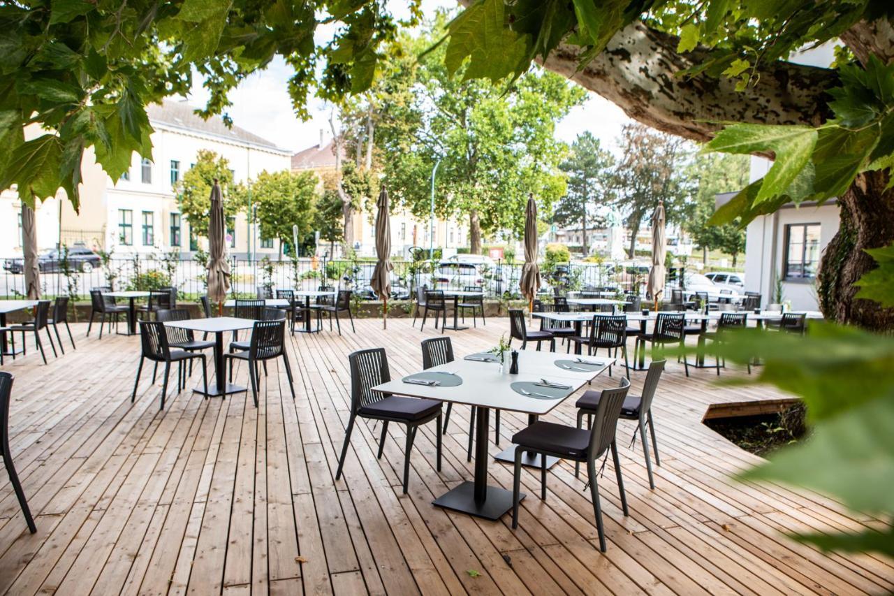 Hotel Restaurant Joseph Bruckneudorf Buitenkant foto
