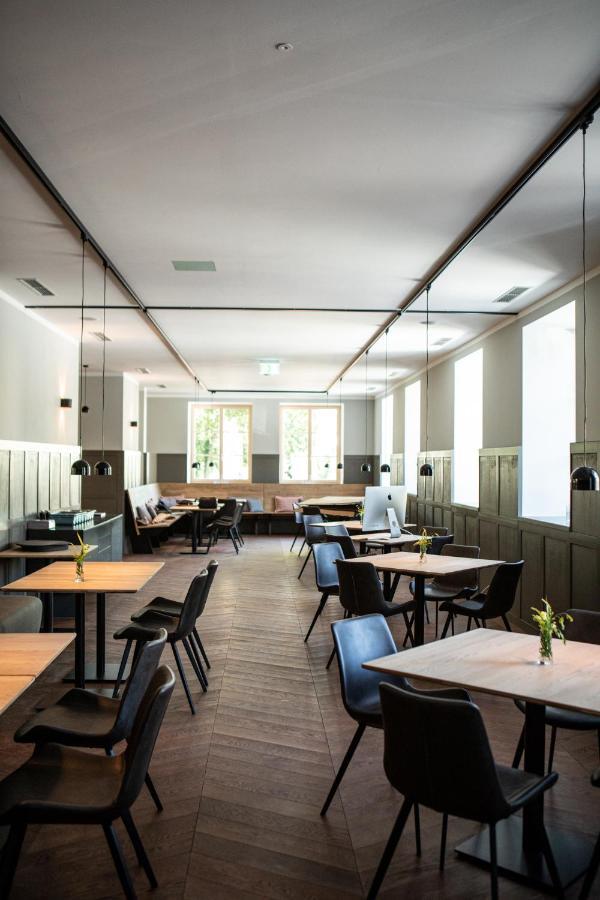Hotel Restaurant Joseph Bruckneudorf Buitenkant foto